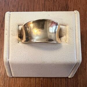 10 kt. Gold Cigar Ring